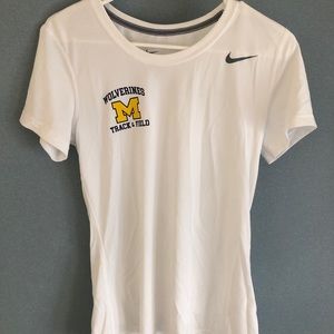 Small women’s dri-fit Nike Michigan track shirt
